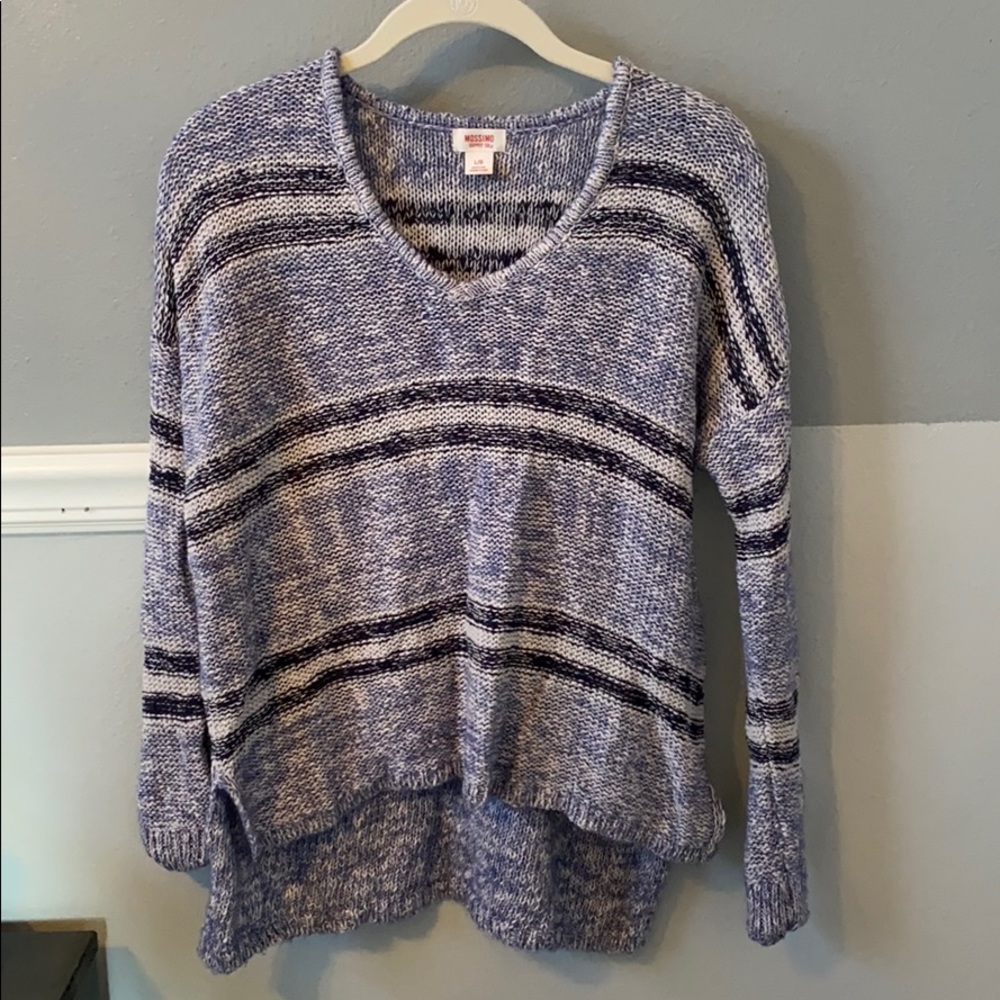Knit blue and white sweater     #180